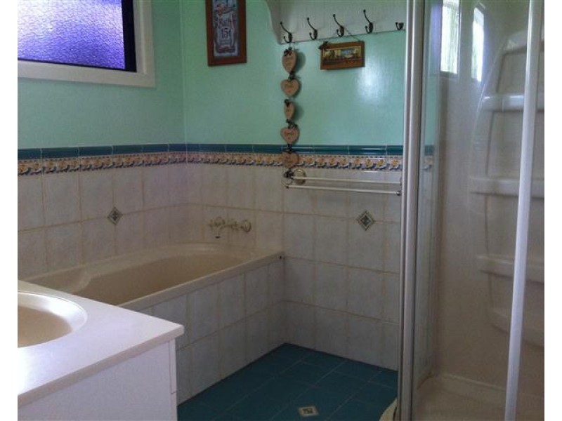 32 Saunders Street, Roma QLD 4455