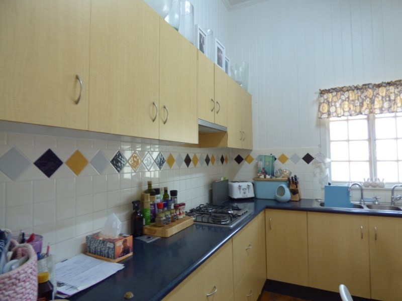 285 Edwardes Street, Roma QLD 4455