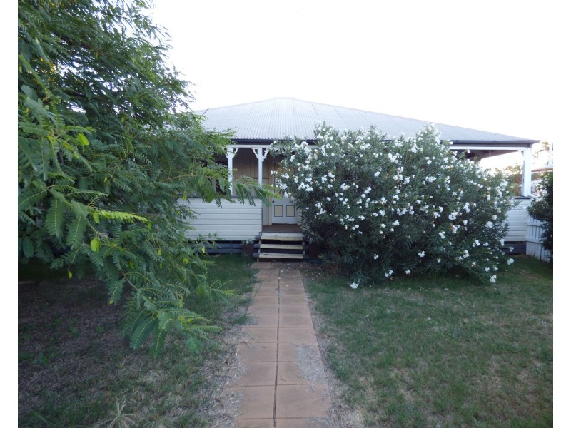 283 Edwardes Street, Roma QLD 4455