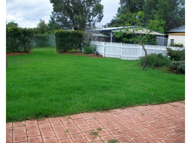 283 Edwardes Street, Roma QLD 4455