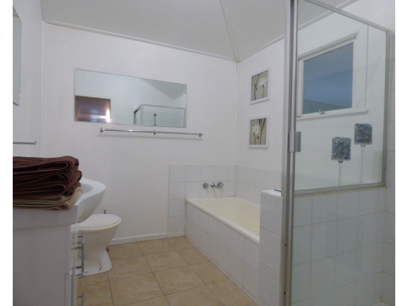 283 Edwardes Street, Roma QLD 4455