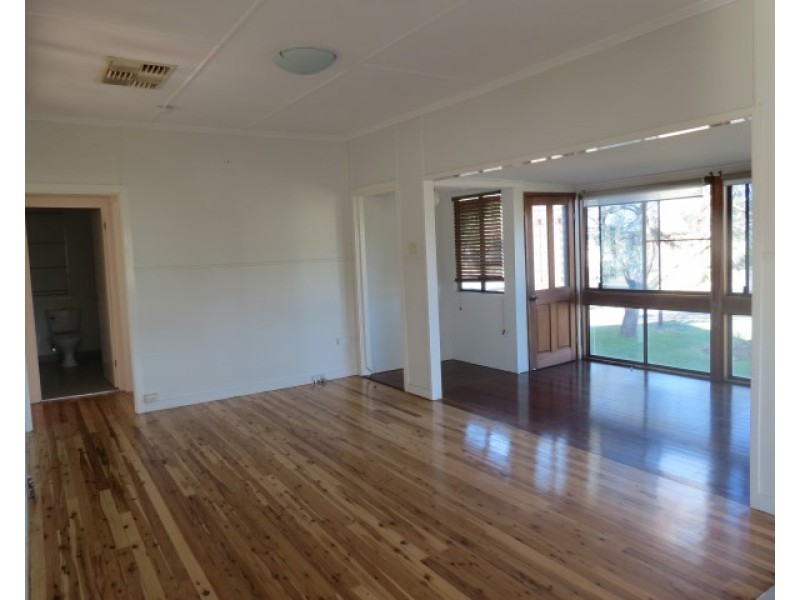 14 McEwan Street, Roma QLD 4455