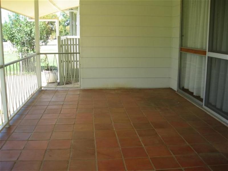 17 Borland Street, Roma QLD 4455