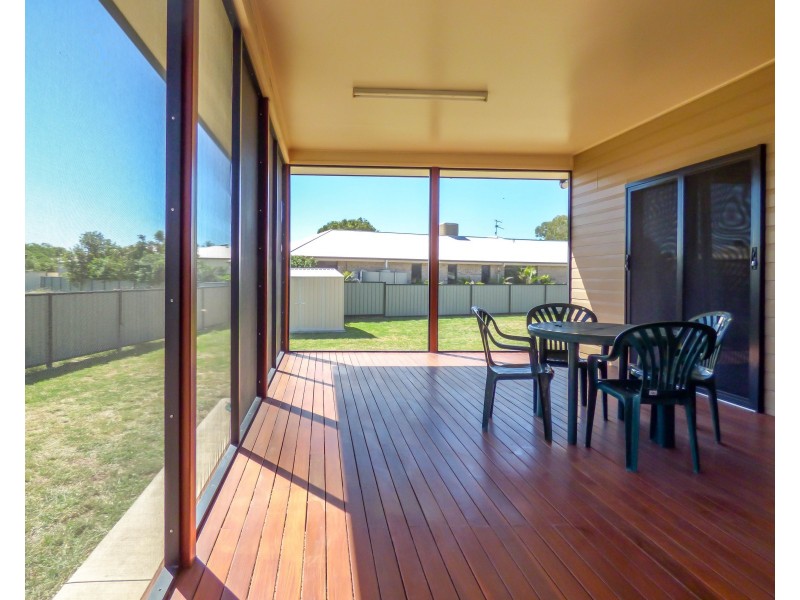 6 Lockyer Crescent, Roma QLD 4455