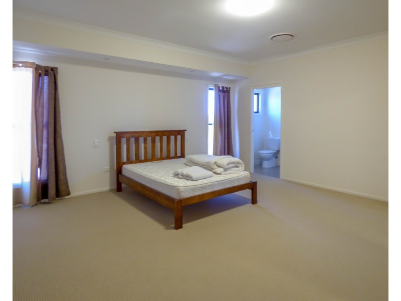 6 Lockyer Crescent, Roma QLD 4455