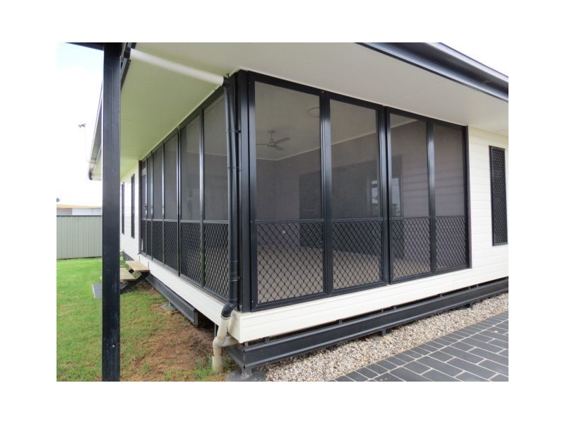 39 Robusta Drive, Roma QLD 4455