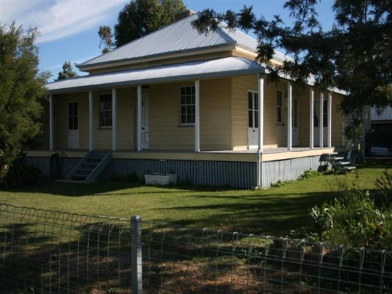 1 Hawthorne Street, Roma QLD 4455