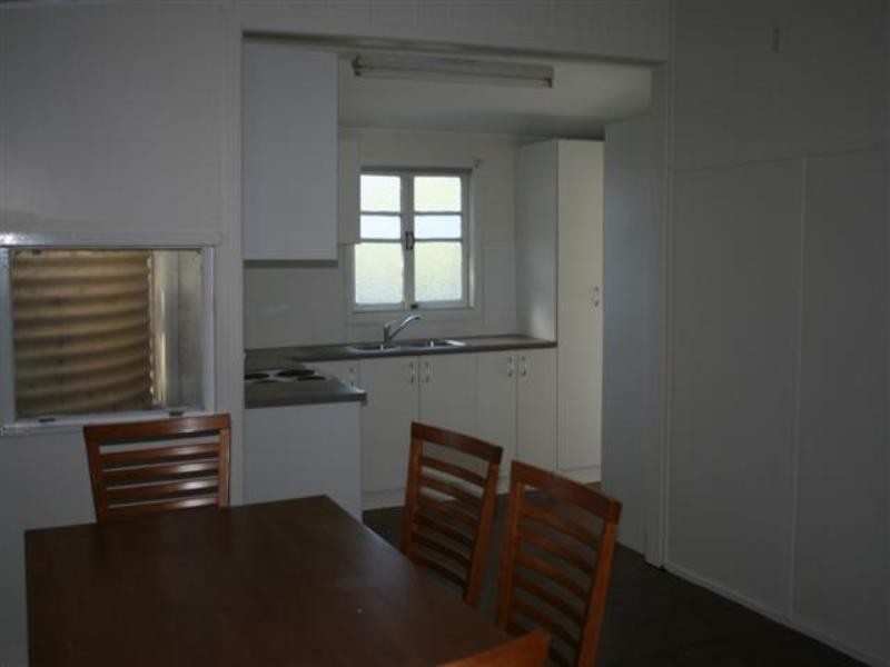 1 Hawthorne Street, Roma QLD 4455