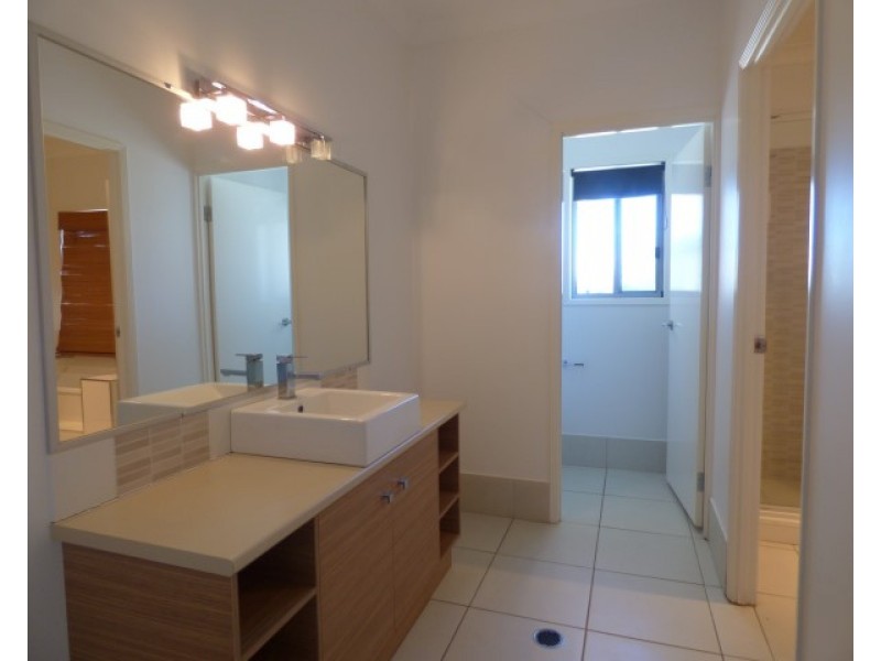 191 Charles Street, Roma QLD 4455