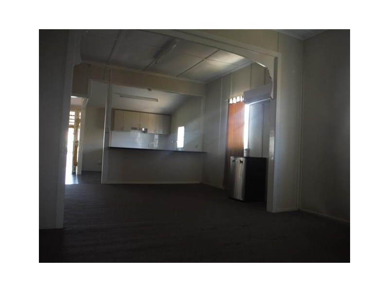 46 Arthur Street, Roma QLD 4455