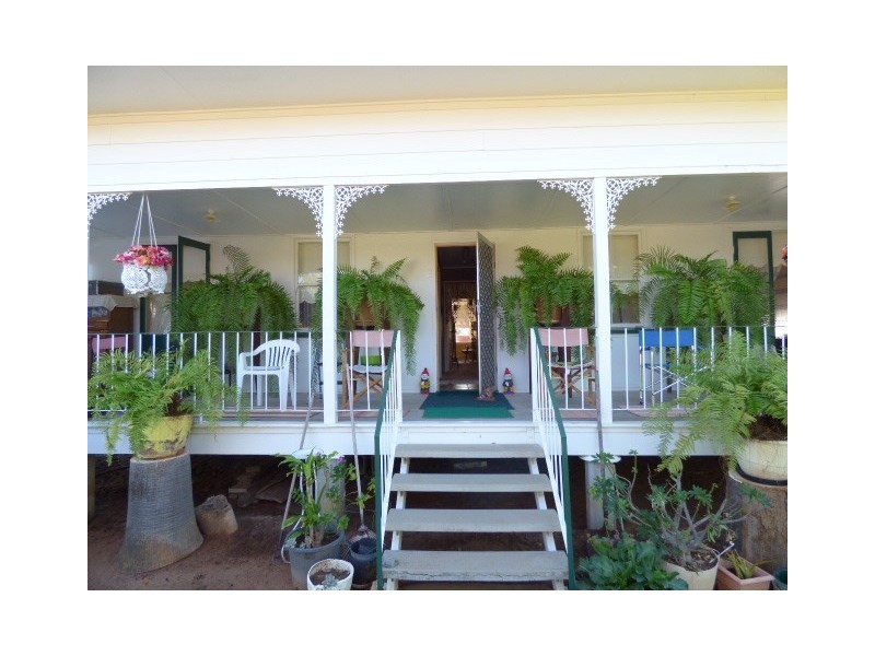 43 Russell Street, Wallumbilla QLD 4428