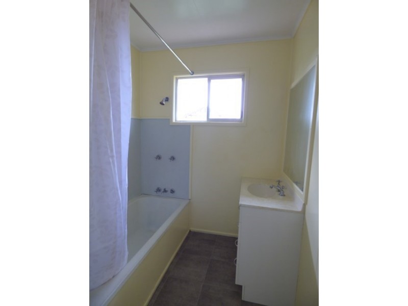 142 Raglan, Roma QLD 4455