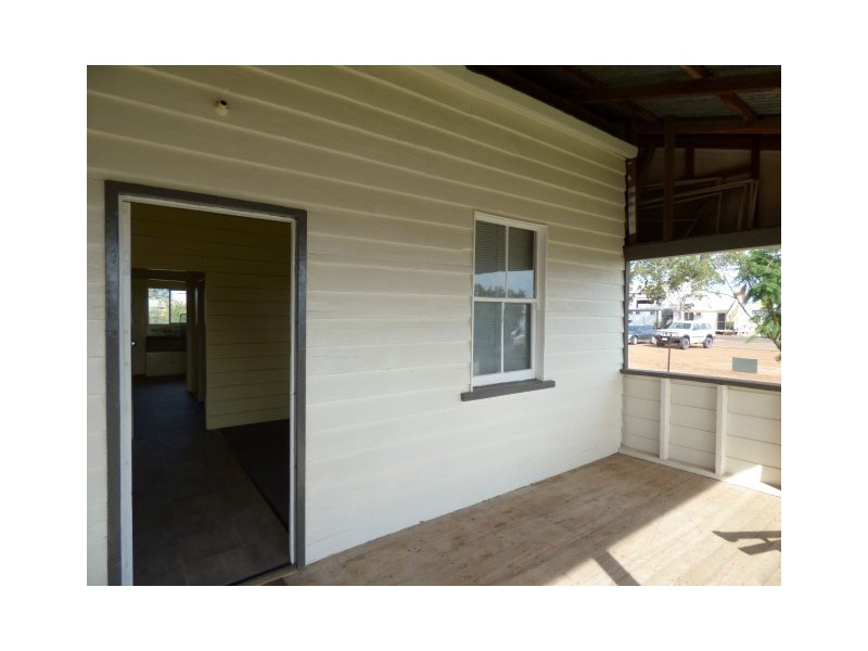 142 Raglan, Roma QLD 4455