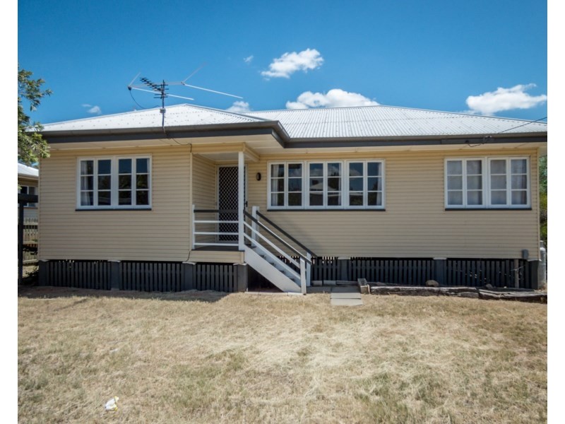 9 Fowles Street, Roma QLD 4455