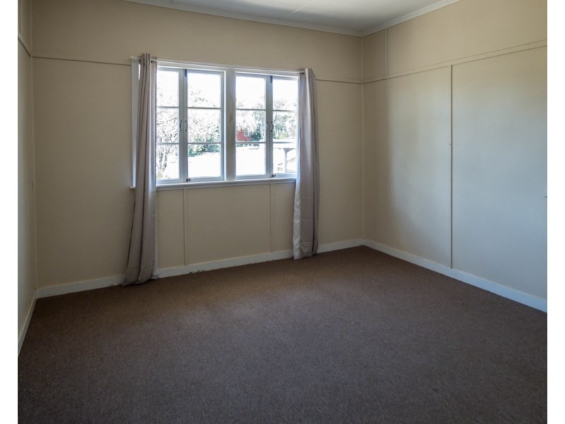9 Fowles Street, Roma QLD 4455