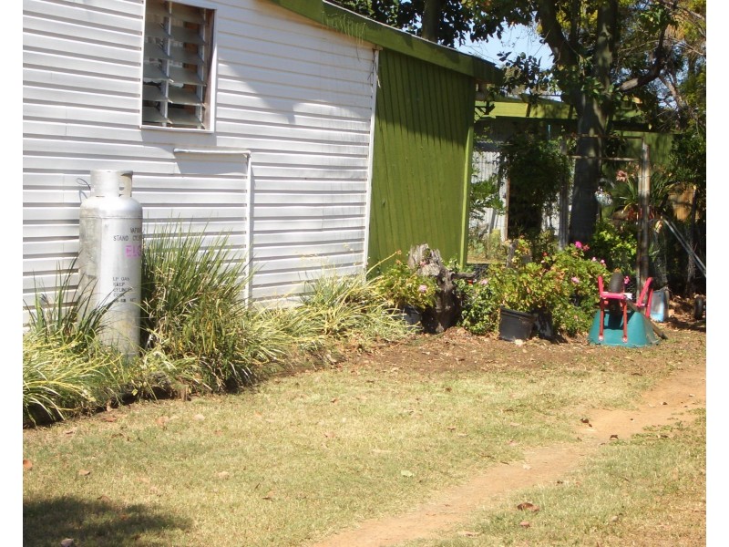 13 Ronald Street, Injune QLD 4454