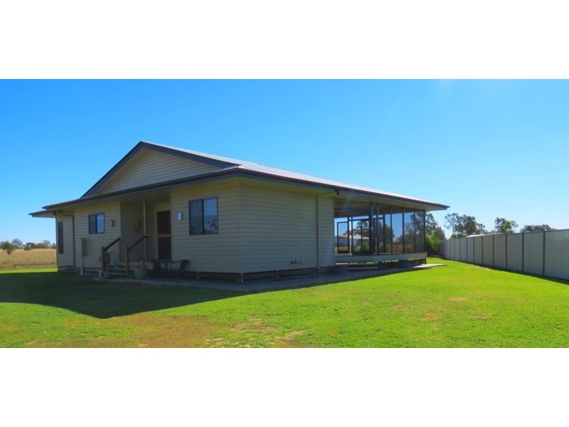13 Baker-Finch Crescent, Roma QLD 4455