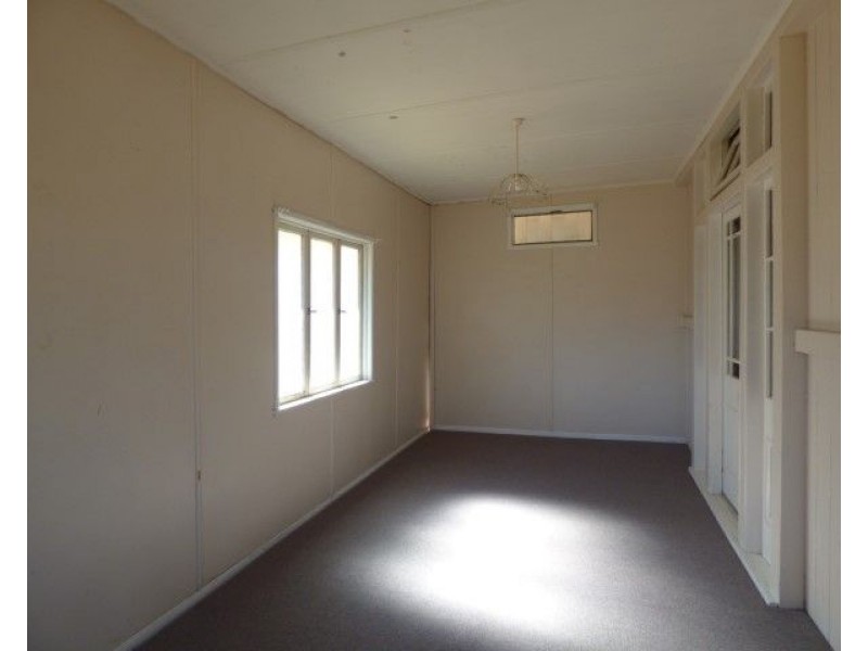 1/60 Chrystal Street, Roma QLD 4455