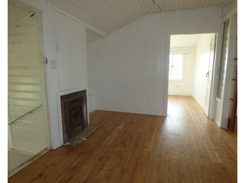 237 Charles Street, Roma QLD 4455