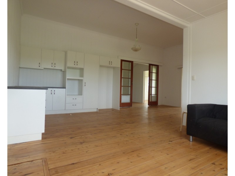 237 Charles Street, Roma QLD 4455