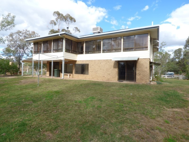27 McPhie Street, Roma QLD 4455