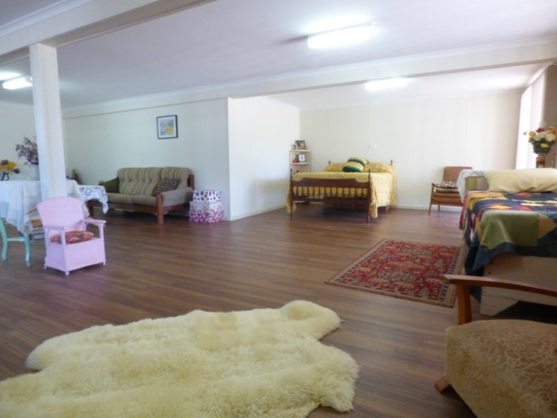 27 McPhie Street, Roma QLD 4455