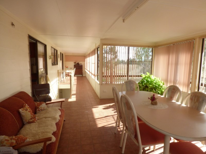 27 McPhie Street, Roma QLD 4455