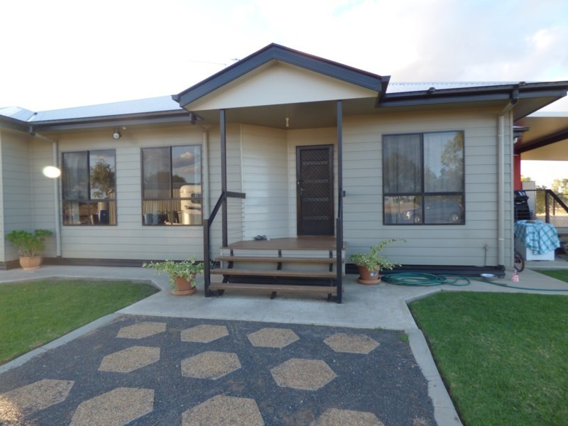 31 Henry, Hodgson QLD 4455
