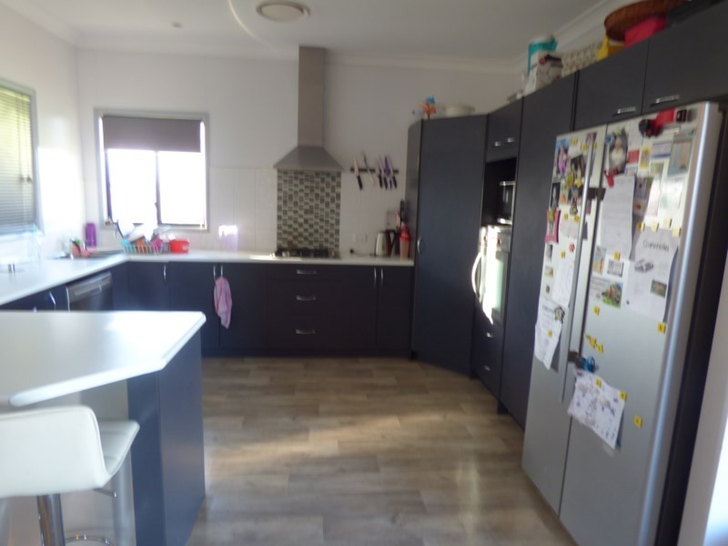 31 Henry, Hodgson QLD 4455