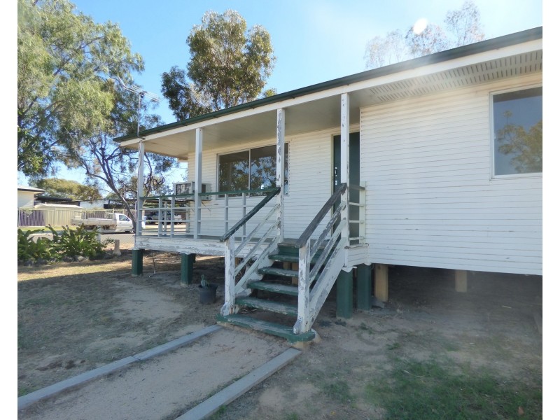 15 South Street, Roma QLD 4455