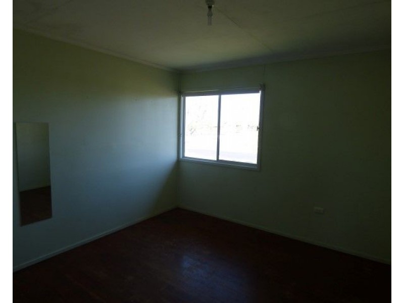 15 South Street, Roma QLD 4455