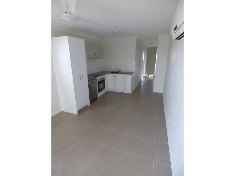 2/27 Lomandra Avenue, Roma QLD 4455