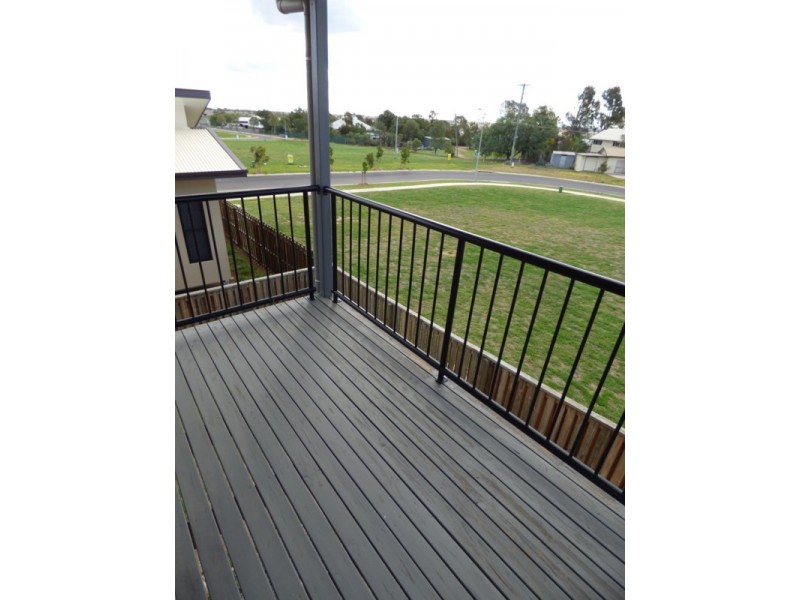 2/27 Lomandra Avenue, Roma QLD 4455