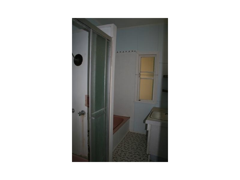 40 Taylor Street, Roma QLD 4455