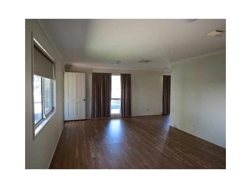 1 Bond Street, Roma QLD 4455