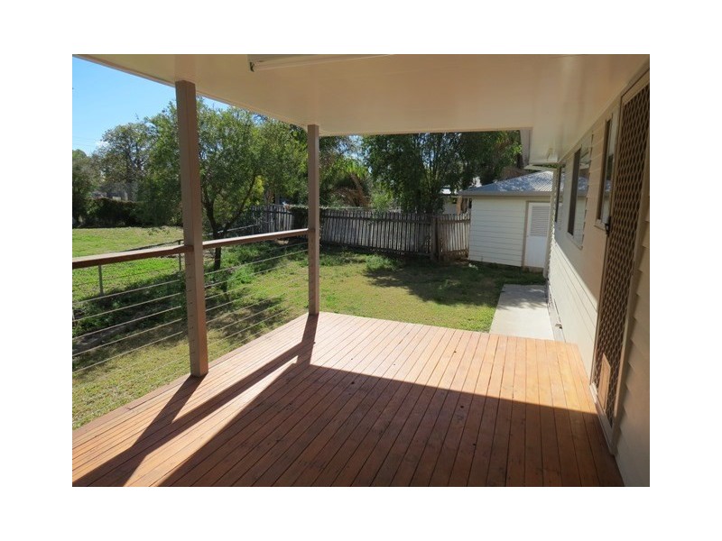 1 Bond Street, Roma QLD 4455