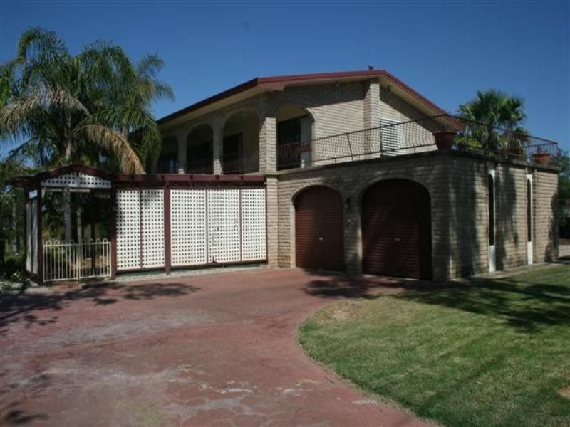 22-24 Borland Street, Roma QLD 4455