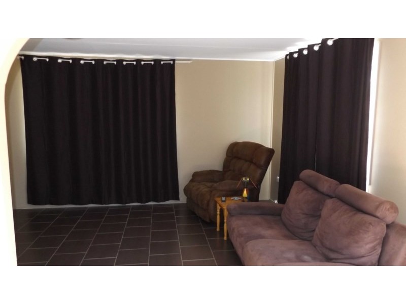 20 Elmer Street, Roma QLD 4455