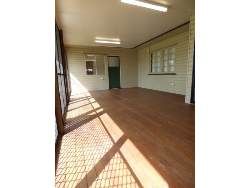 14 McEwan Street, Roma QLD 4455