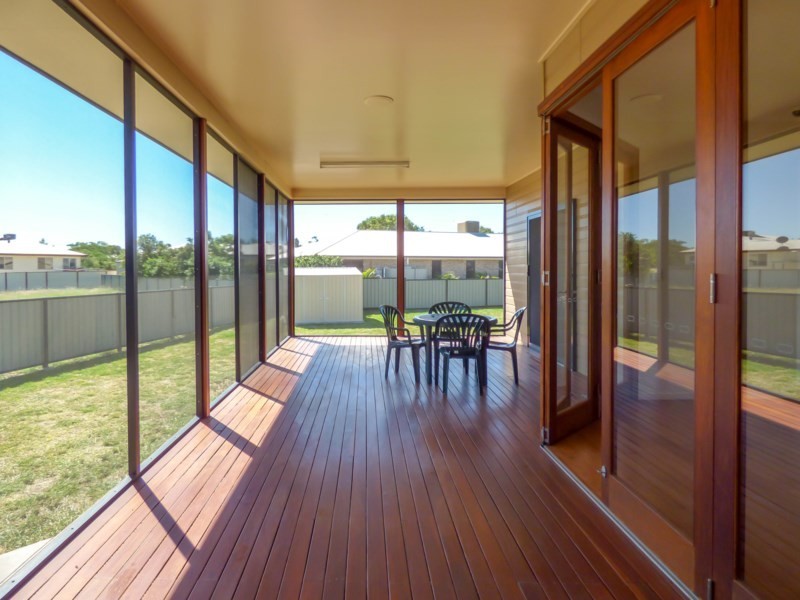 6 Lockyer Crescent, Roma QLD 4455