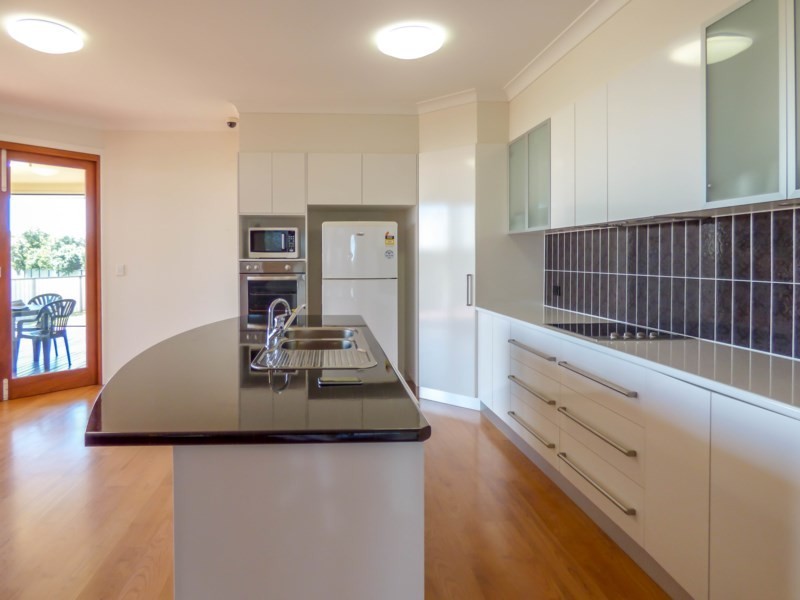 6 Lockyer Crescent, Roma QLD 4455