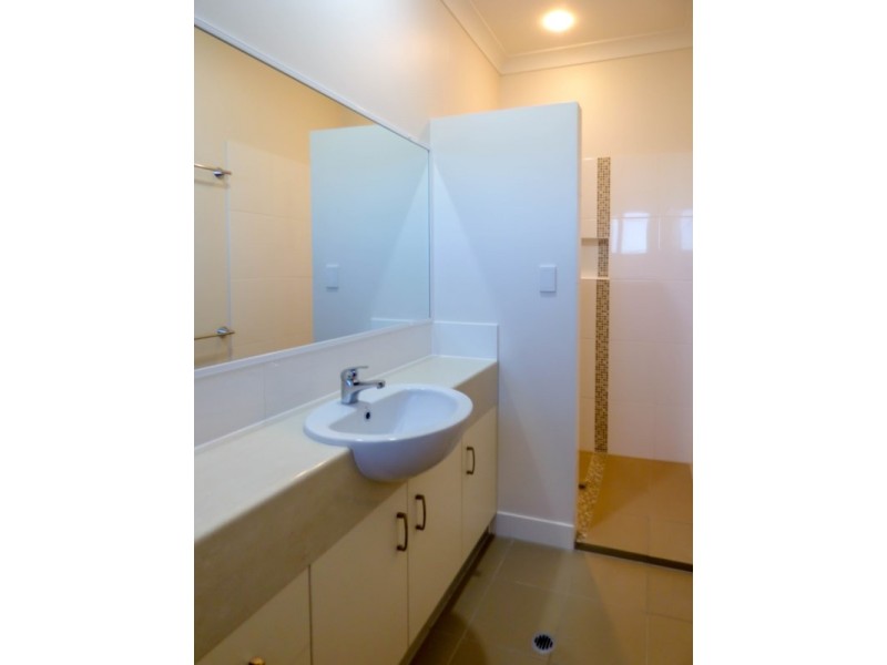 6 Lockyer Crescent, Roma QLD 4455
