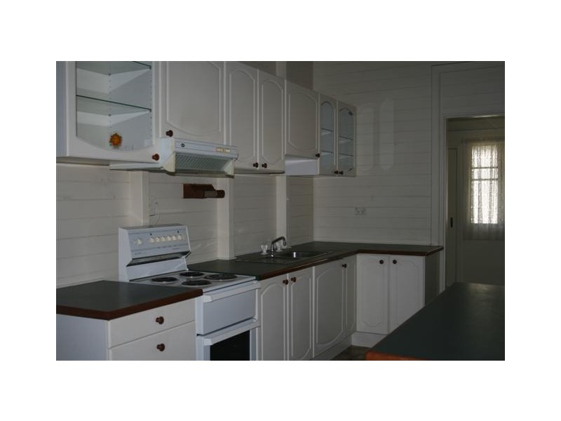 25 Lewis, Roma QLD 4455