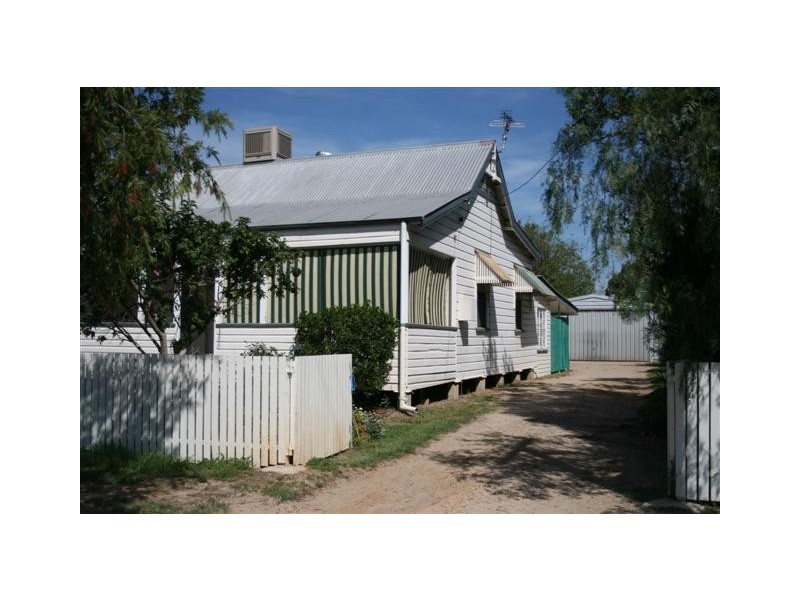 25 Lewis, Roma QLD 4455