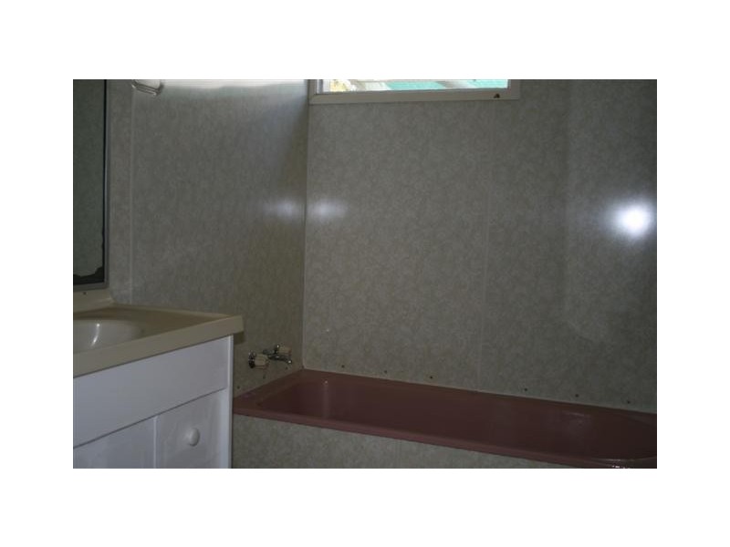 25 Lewis, Roma QLD 4455