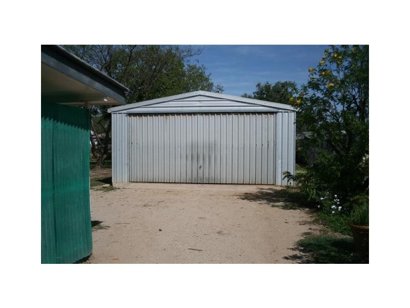 25 Lewis, Roma QLD 4455