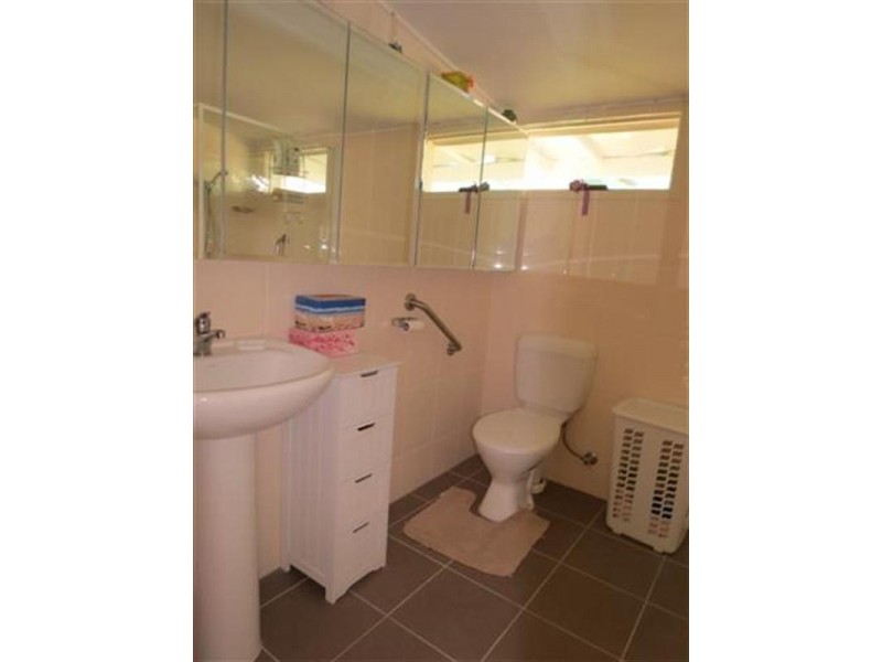 25 Lewis Street, Roma QLD 4455
