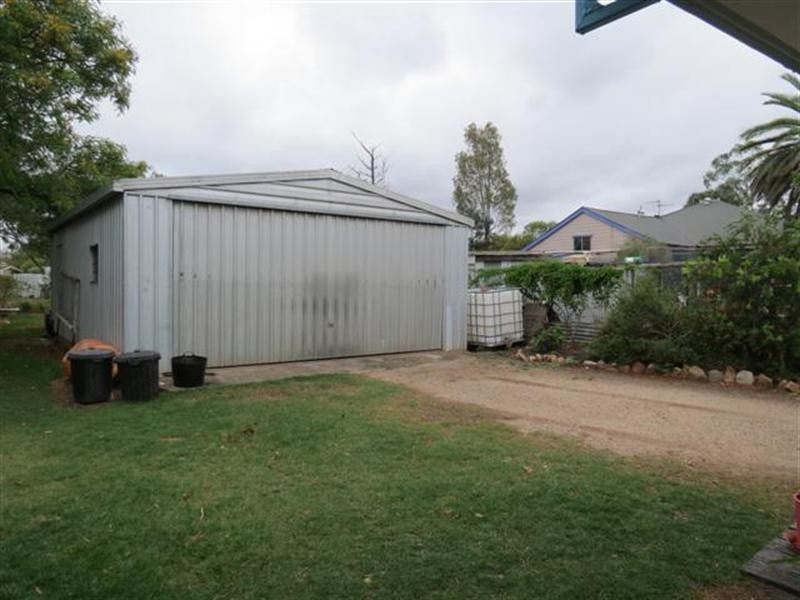 25 Lewis Street, Roma QLD 4455