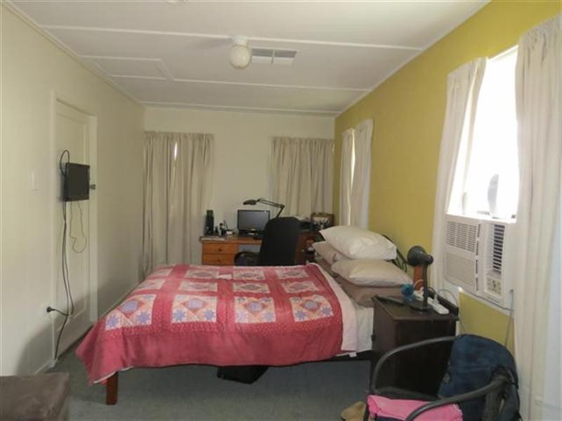 25 Lewis Street, Roma QLD 4455