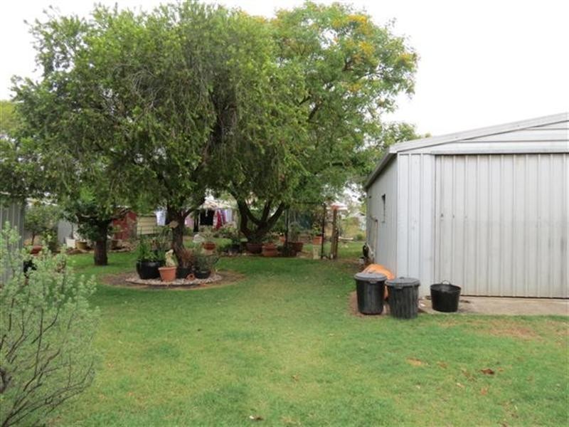 25 Lewis Street, Roma QLD 4455